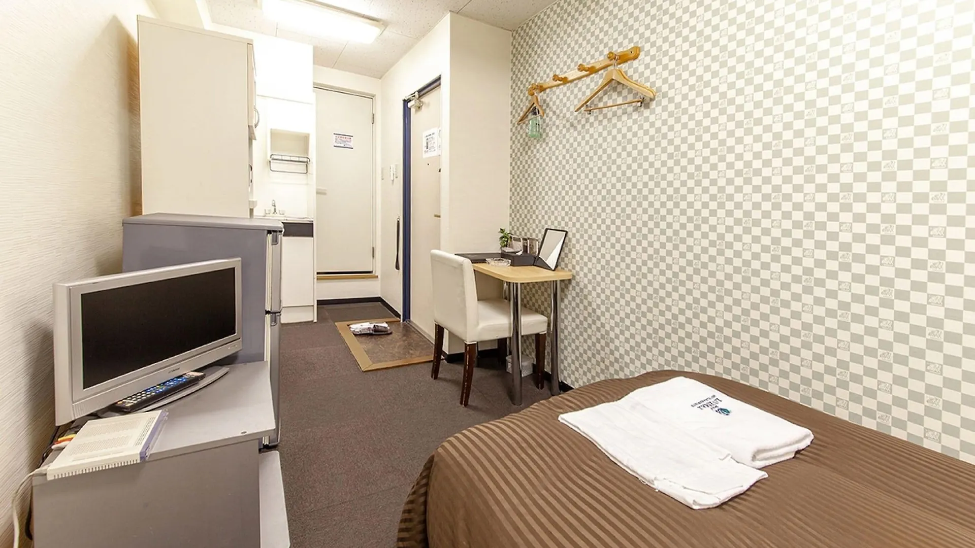 HOTEL LiVEMAX BUDGET Nippori Tokyo 2*,  Giappone