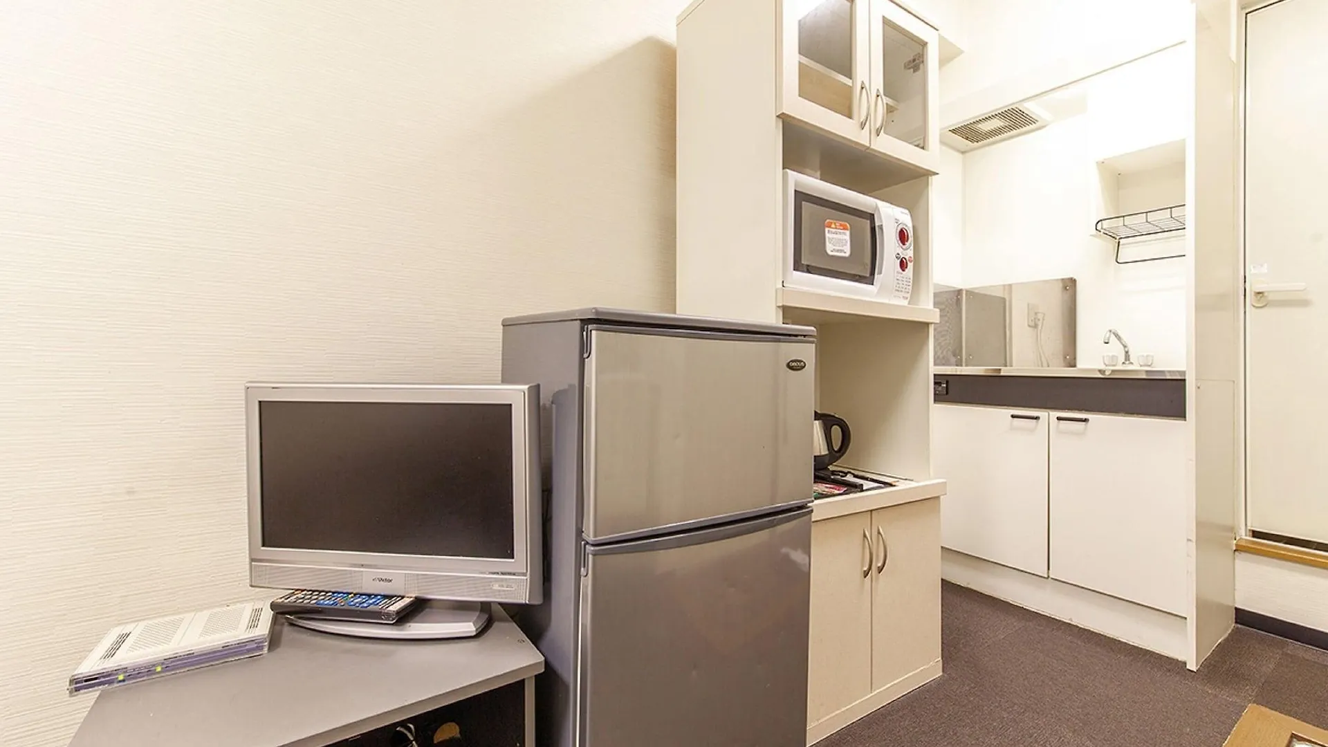 HOTEL LiVEMAX BUDGET Nippori Tokyo 2*,  Giappone