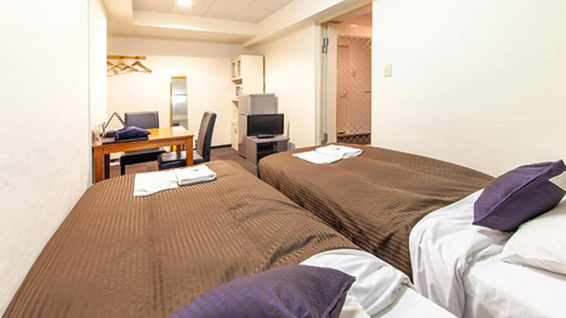 HOTEL LiVEMAX BUDGET Nippori Tokyo 2*,  Giappone
